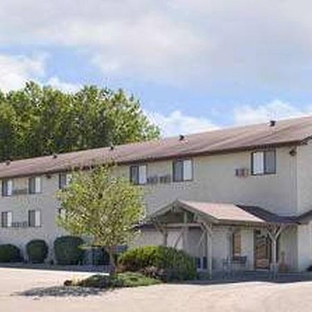 Travelodge Yankton Екстер'єр фото