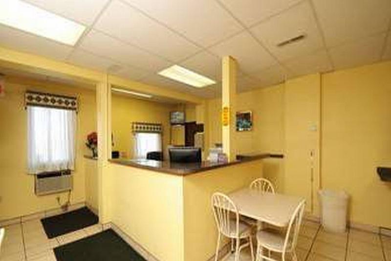 Travelodge Yankton Екстер'єр фото