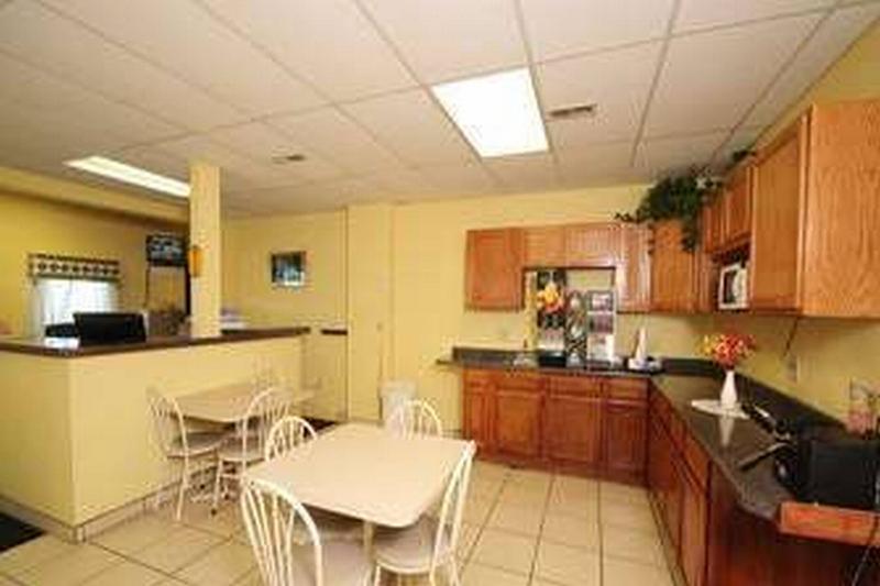 Travelodge Yankton Екстер'єр фото
